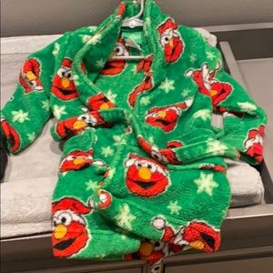 Elmo 3T robe. Perfect condition.